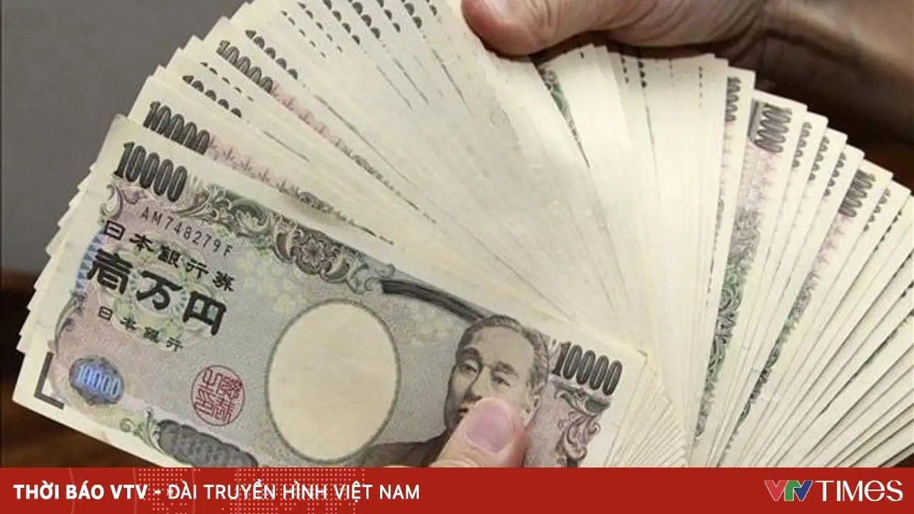 اليابان تلوح بالتدخل في الأسواق بعد تسجيل الين هبوطاً حاداً ومفاجئاً